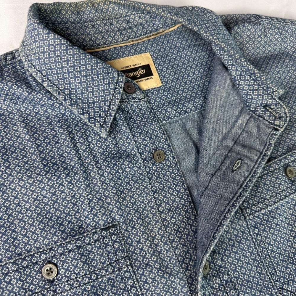 Button down shirt. - Picture 2 of 3